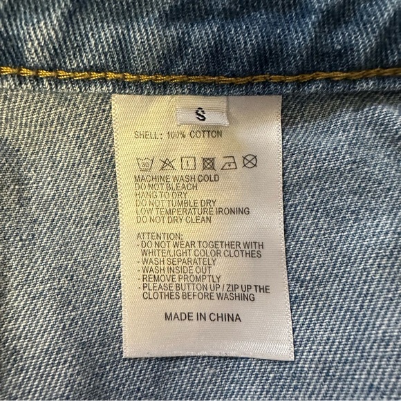 Brandy Melville Button Denim Mini Skirt Size Small (B)2 - Picture 4 of 6